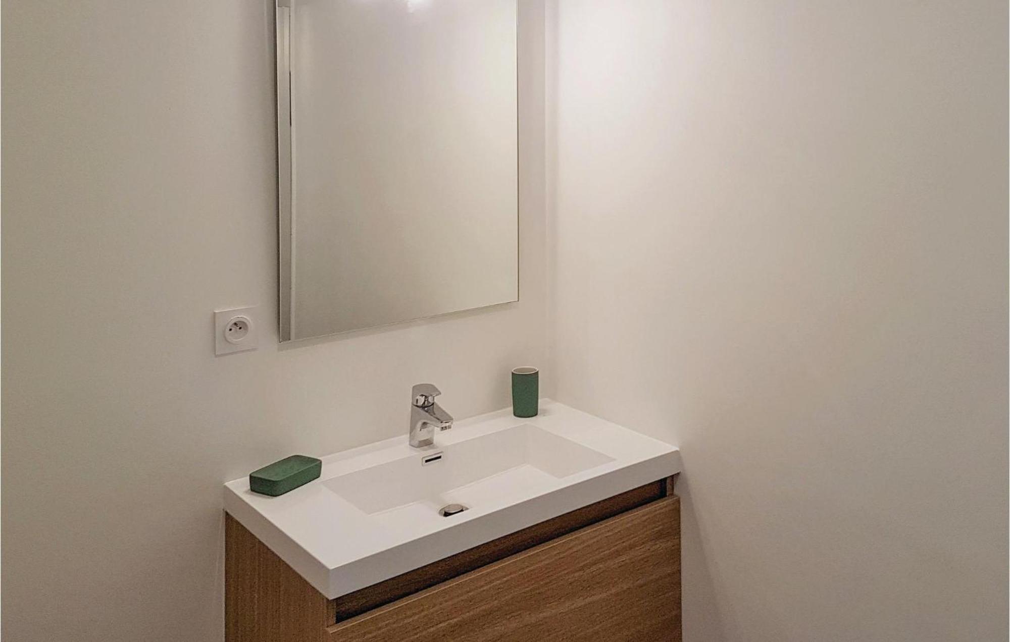 Awesome home in Erdeven with 5 Bedrooms&WiFi Buitenkant foto