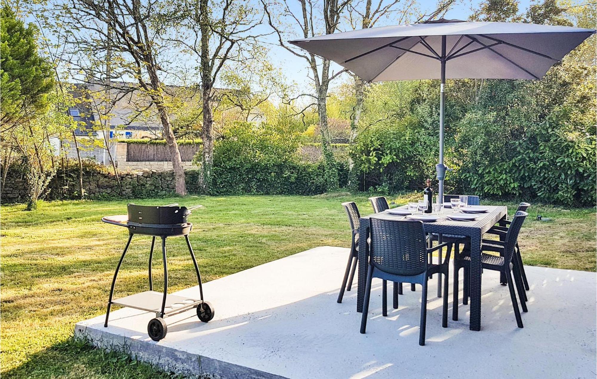 Awesome home in Erdeven with 5 Bedrooms&WiFi Buitenkant foto