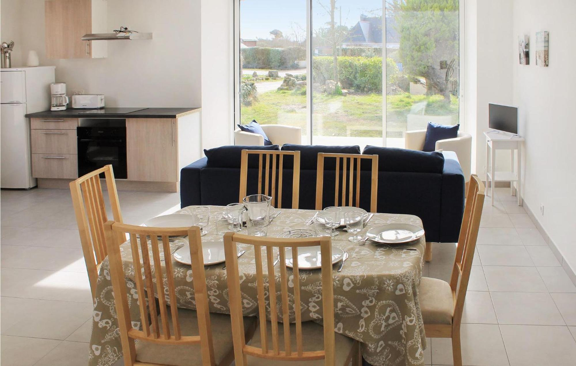 Awesome home in Erdeven with 5 Bedrooms&WiFi Buitenkant foto
